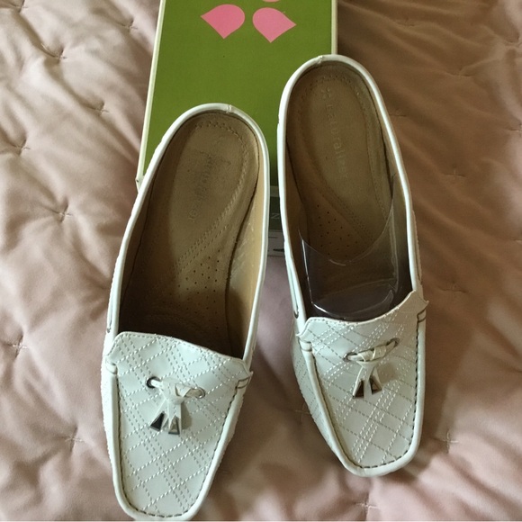 Naturalizer White Quilted Slide on Shoes - Picture 2 of 5